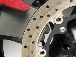 cleaning brake disc's swept surface